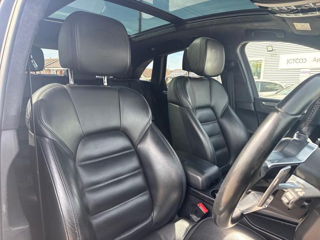 PORSCHE Macan Photo 54