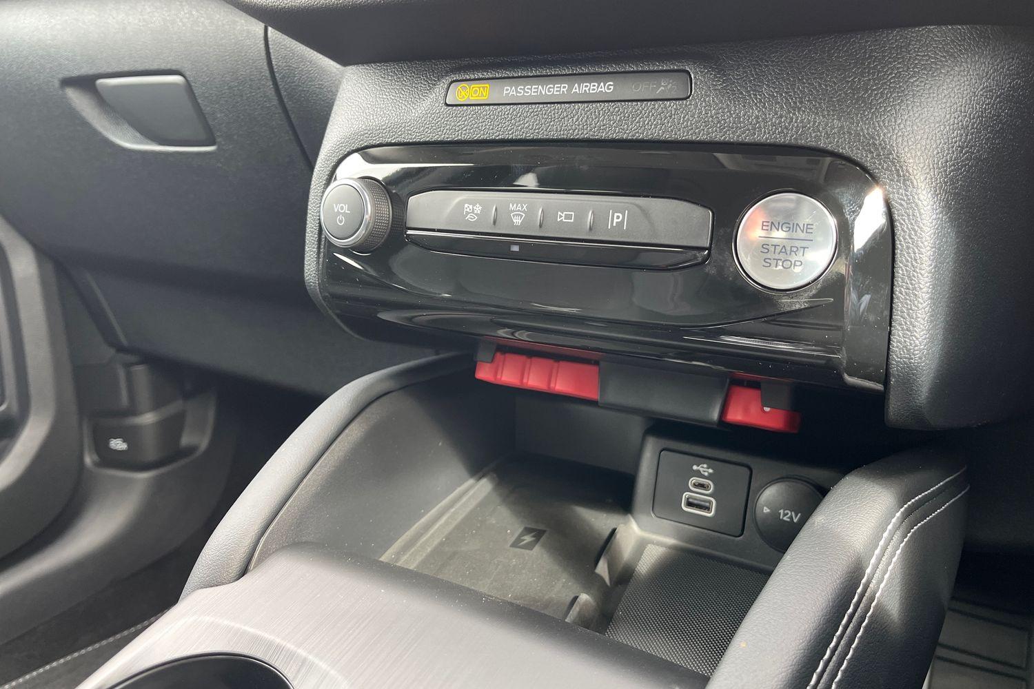 Ford KUGA Photo 30