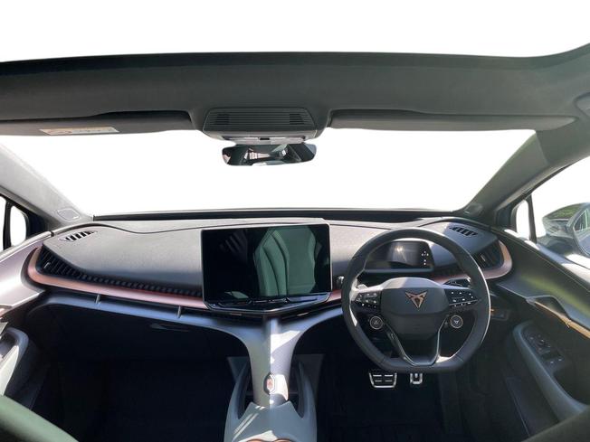 CUPRA Tavascan Photo 10