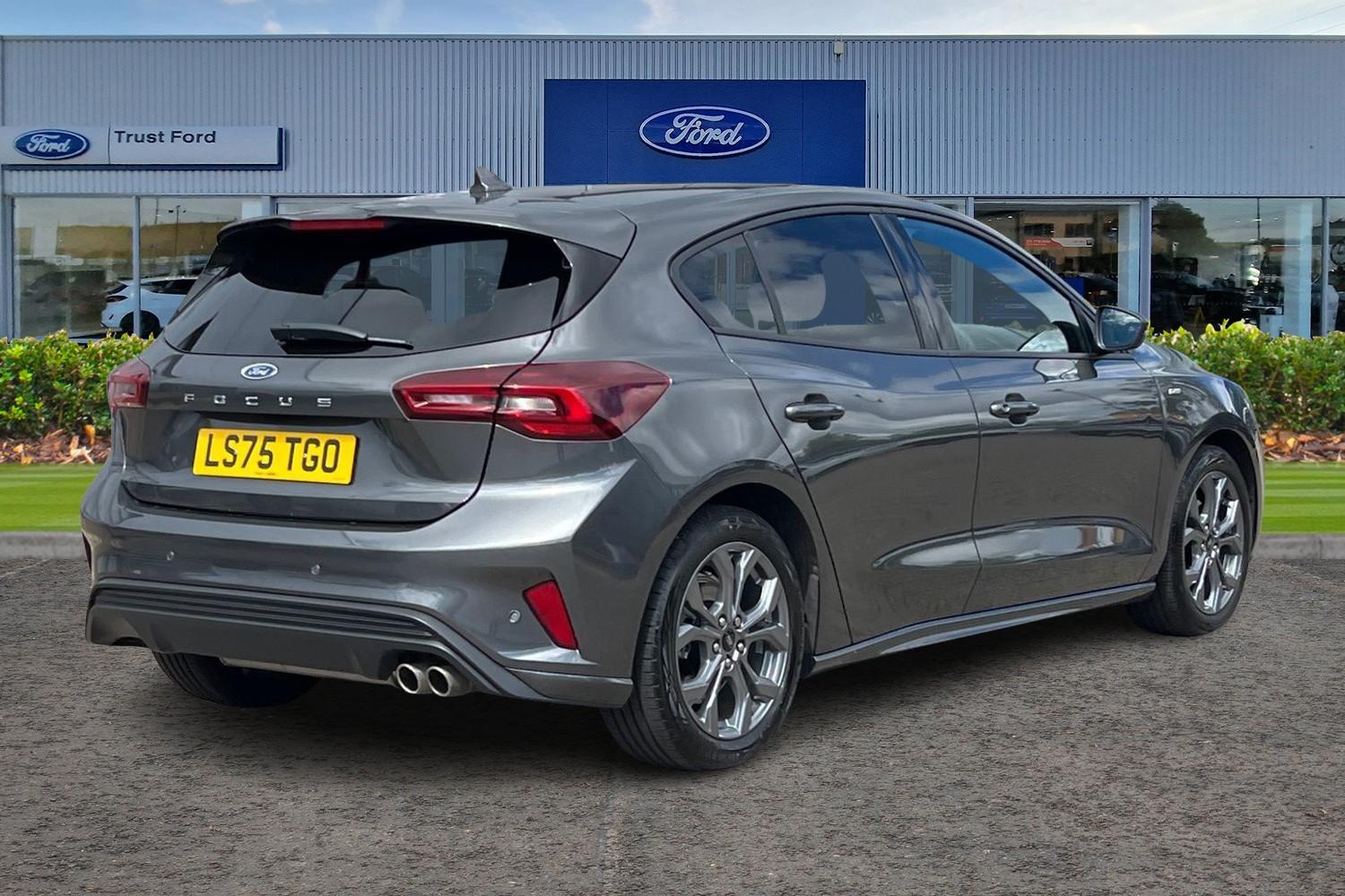Ford Focus Photo 3
