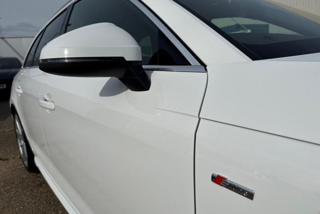 AUDI A4 Avant Photo 20