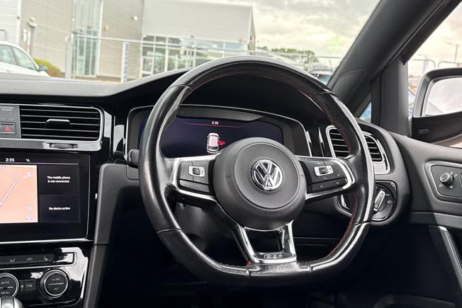 VOLKSWAGEN Golf Photo 40