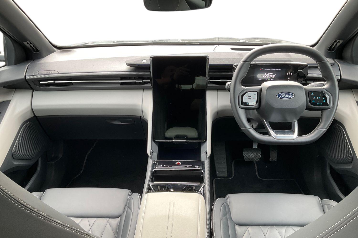 Ford Explorer Photo 9