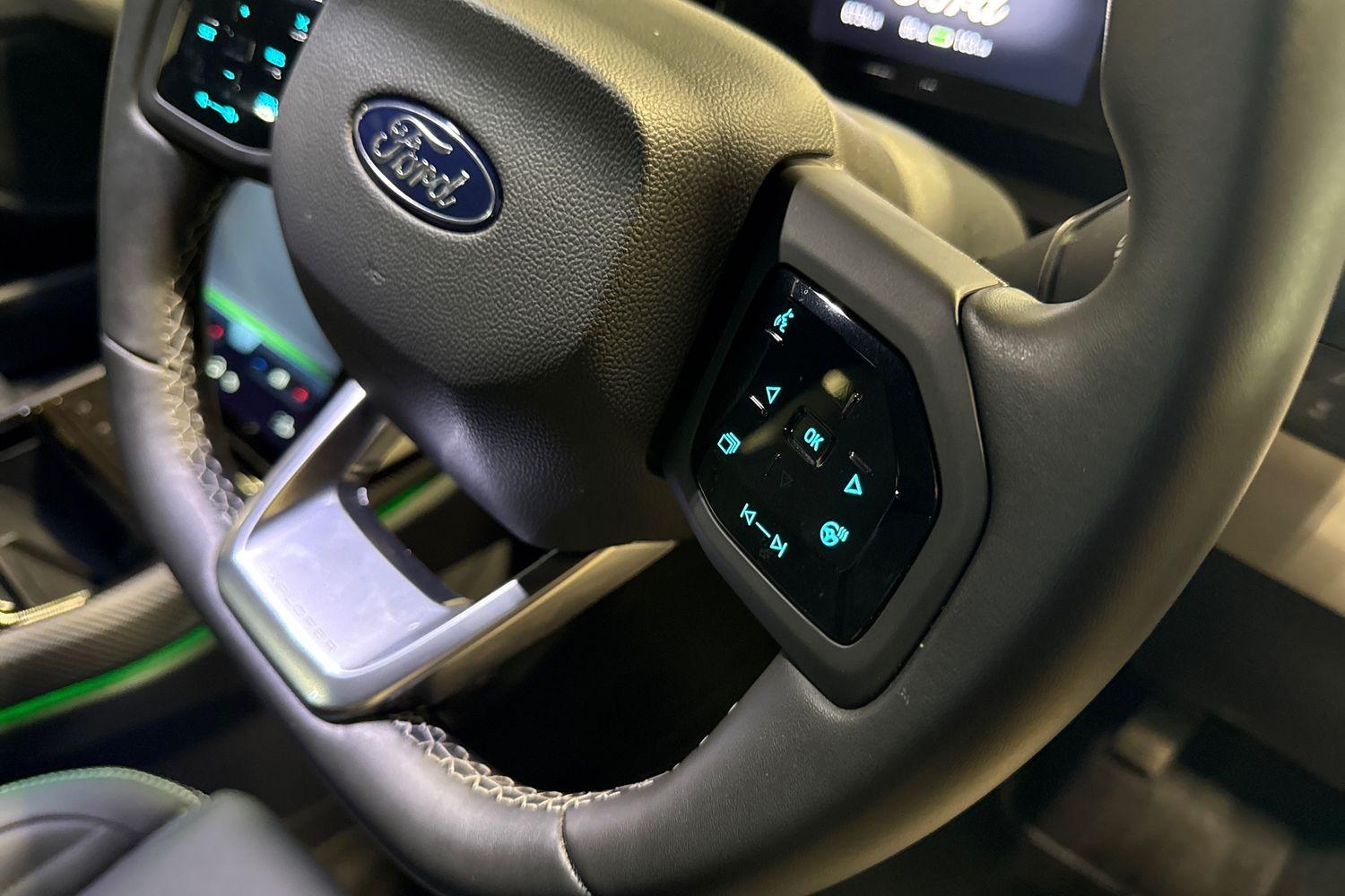 Ford Explorer Photo 28