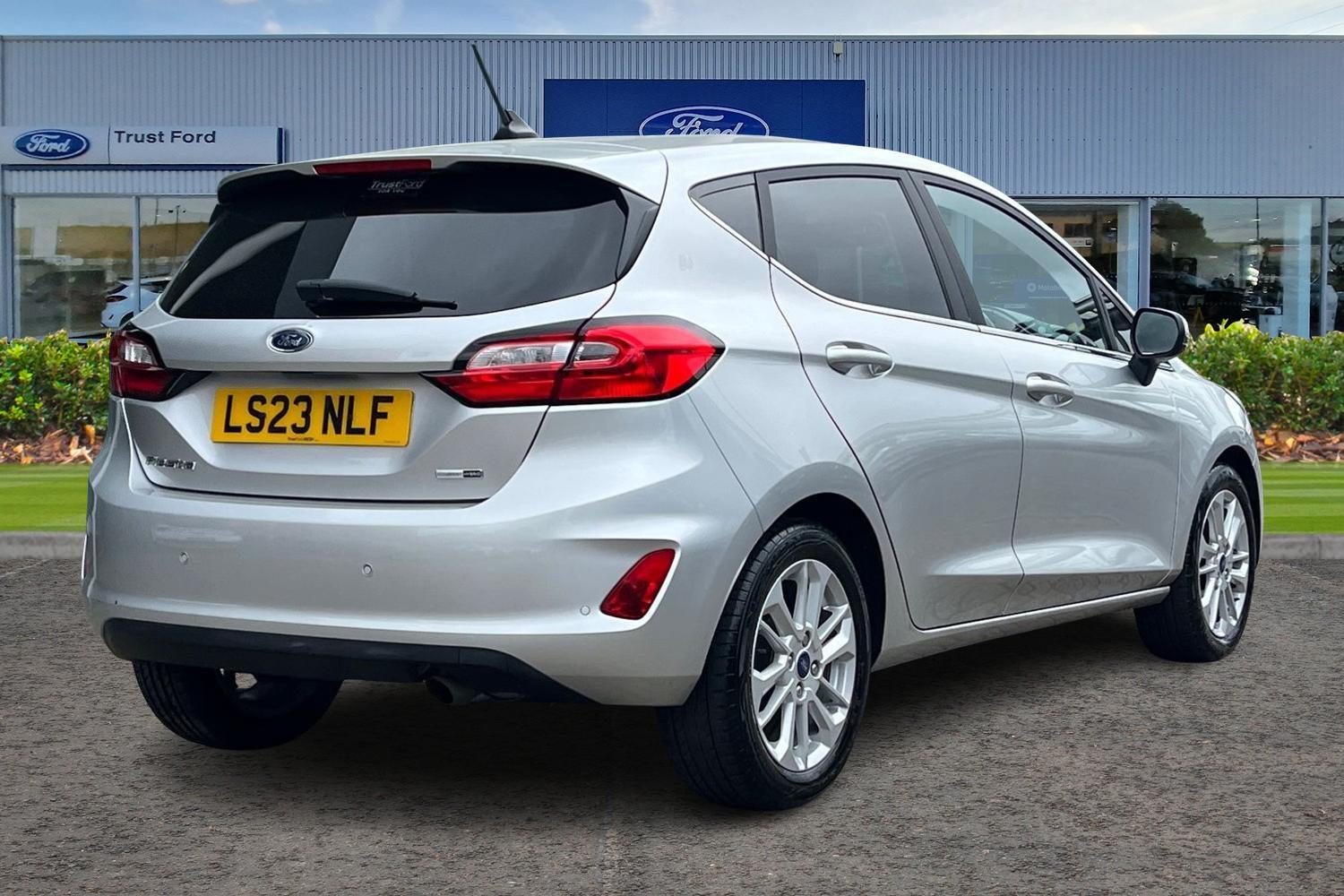 Ford Fiesta Photo 3