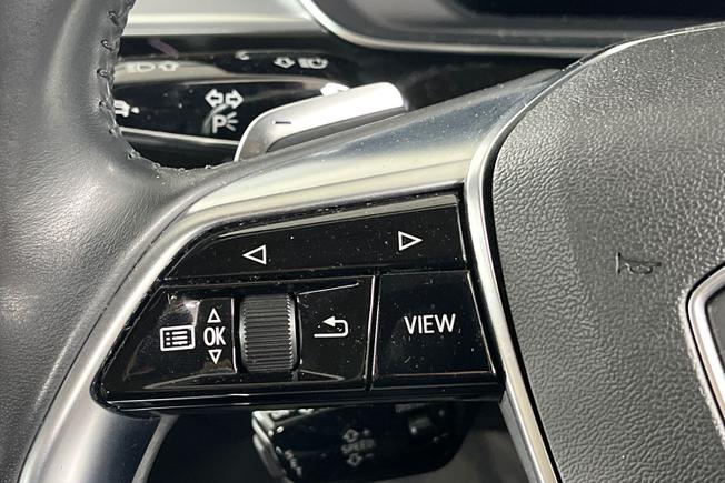 AUDI A8 Photo 16