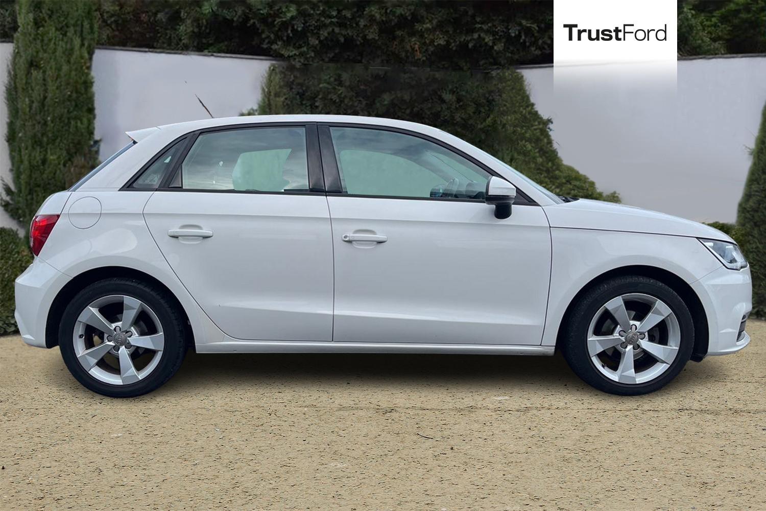 Audi A1 Photo 2