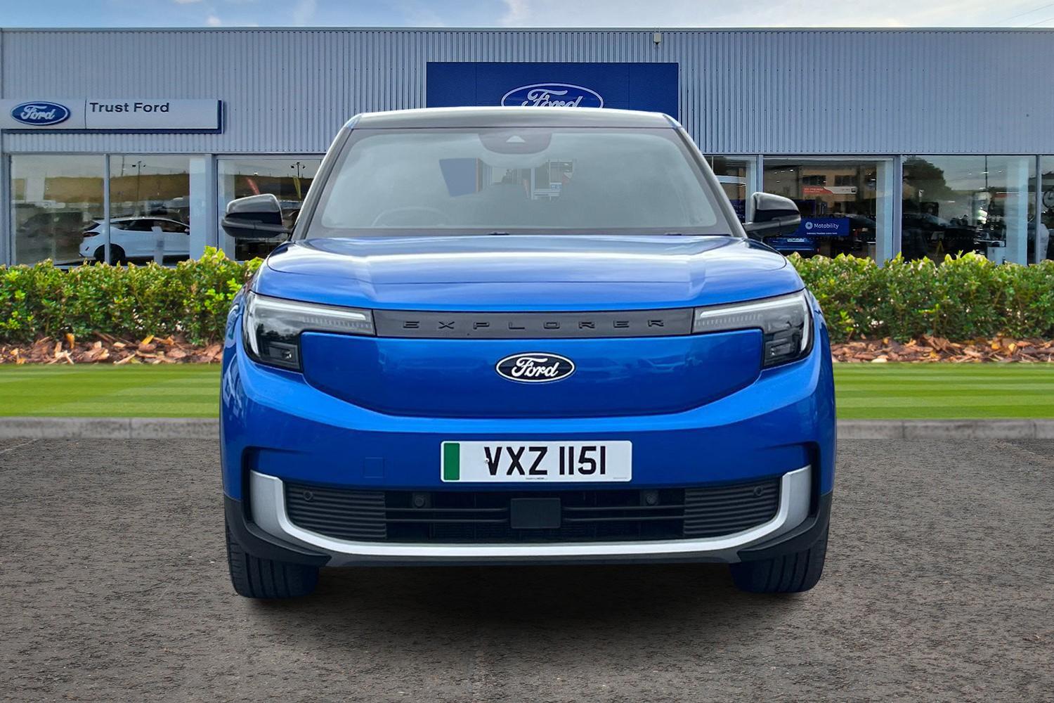 Ford EXPLORER Photo 5