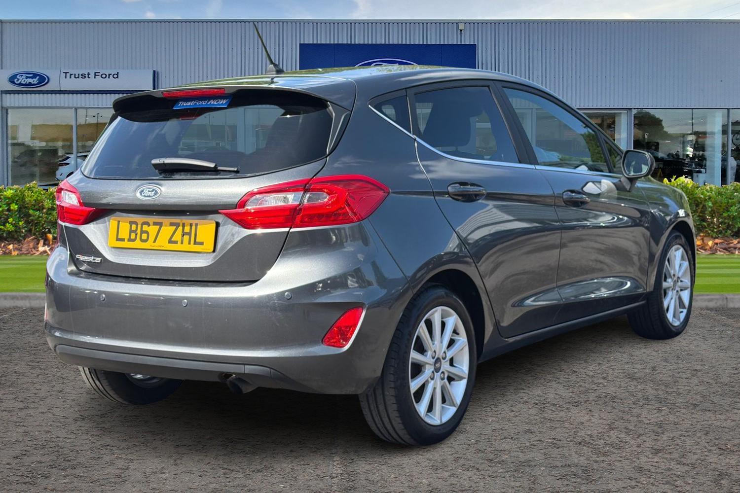 Ford FIESTA Photo 3