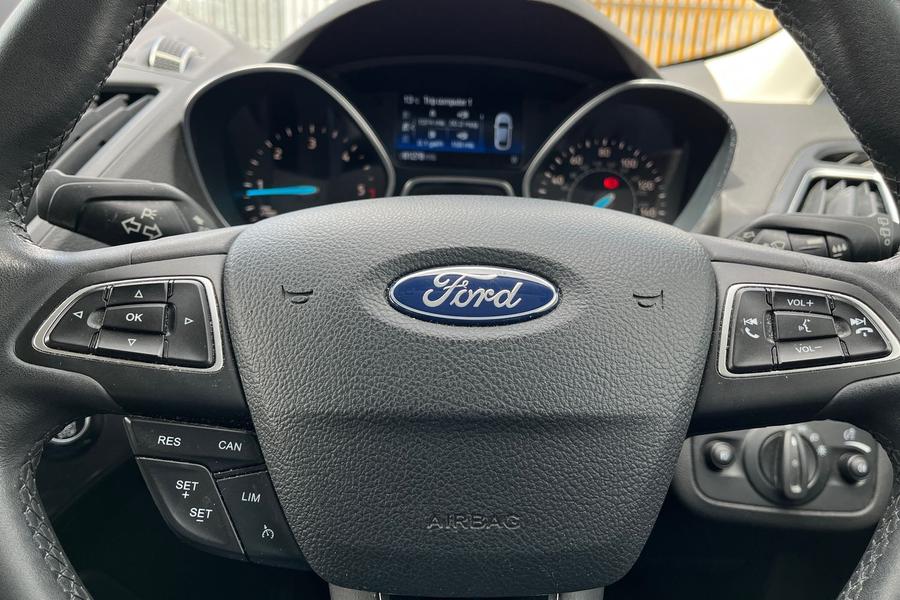 Ford KUGA Photo autoimg-445783eb5fbfd8323f86cf85f2339802a7142736.jpg