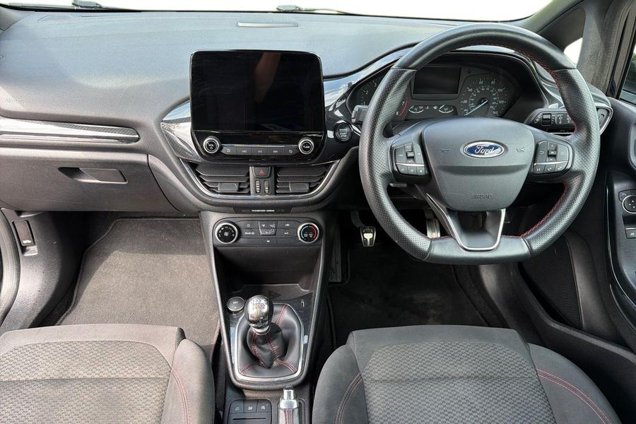 Ford FIESTA Photo autoimg-4458843e15005f23a3d30037e4fe9ac286882251.jpg