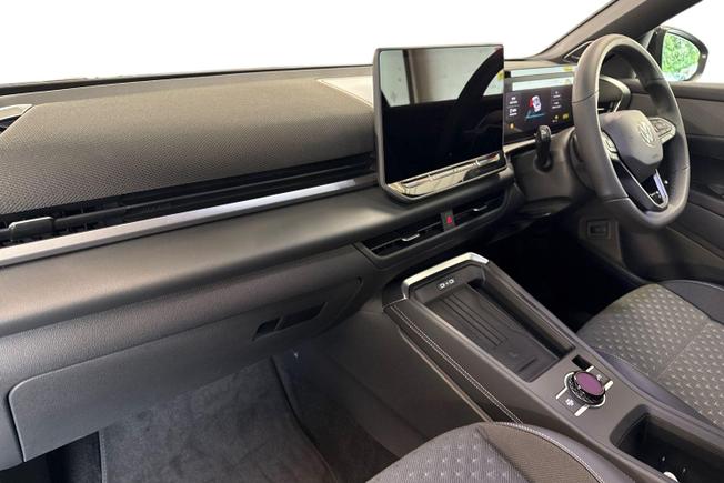 VOLKSWAGEN T-Roc Photo 2