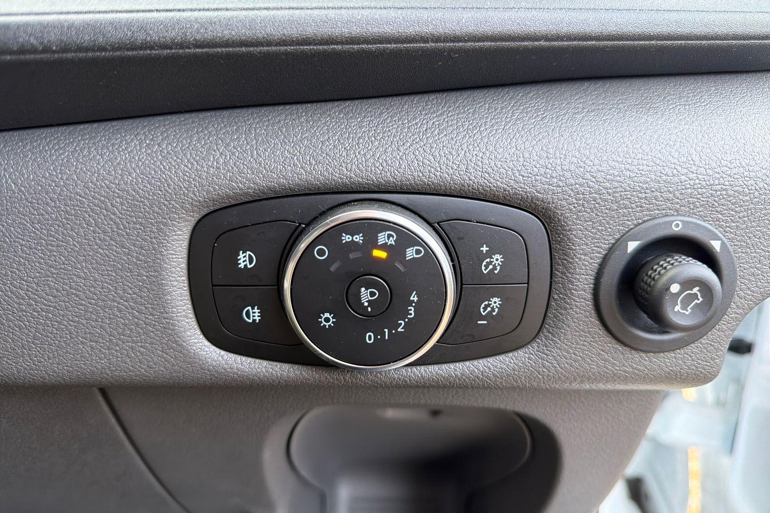 Ford TRANSIT Photo 23