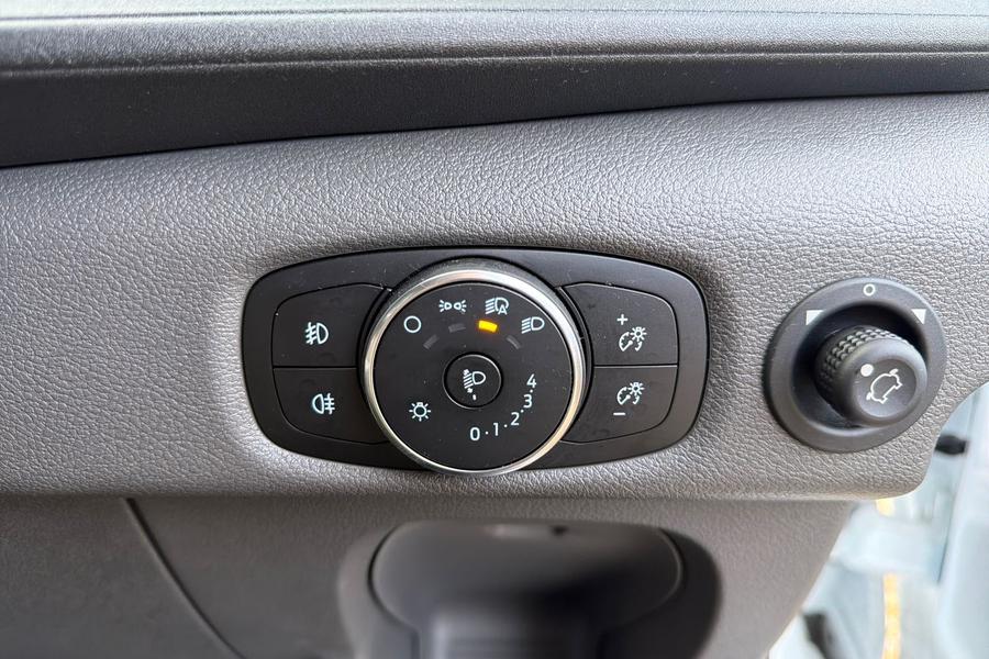 Ford TRANSIT Photo autoimg-445a893bd6e83988d68d7f4f1a8b2815a4b1ee0c.jpg