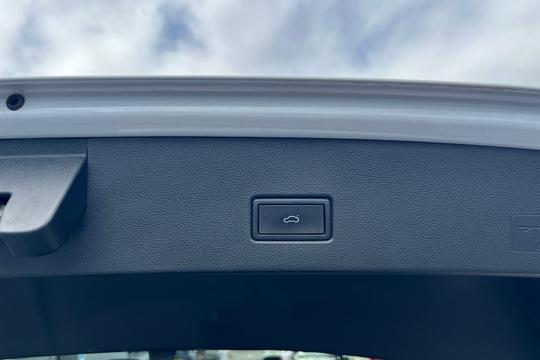 Volkswagen T-ROC R-LINE Photo autoimg-445b2dae4f3f7b205060f8750c3877d2a751183c.jpg