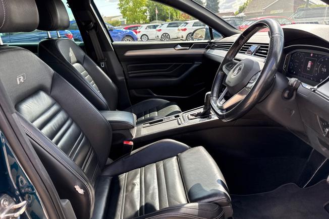 VOLKSWAGEN Passat Photo 41