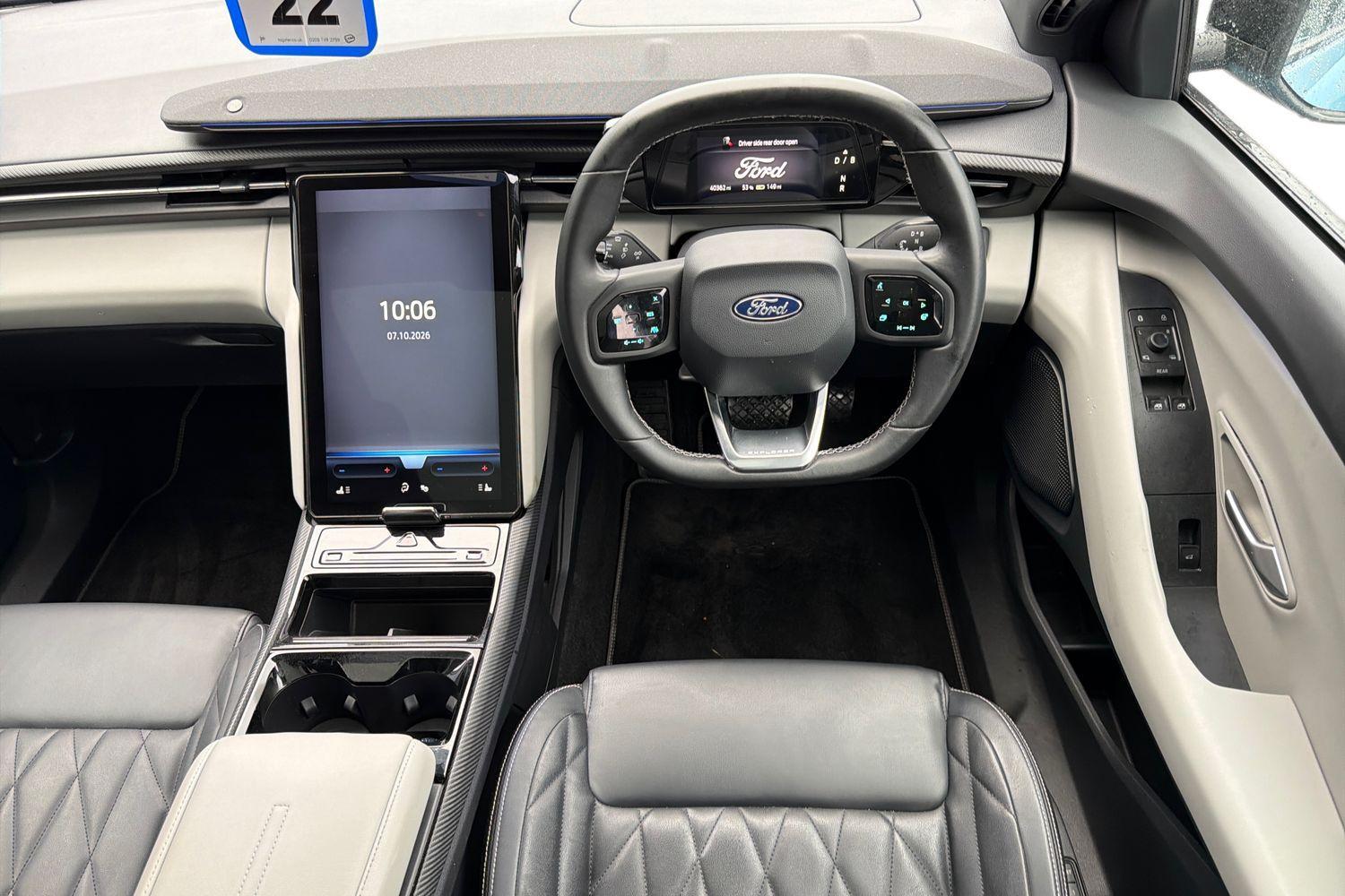 Ford EXPLORER Photo 10