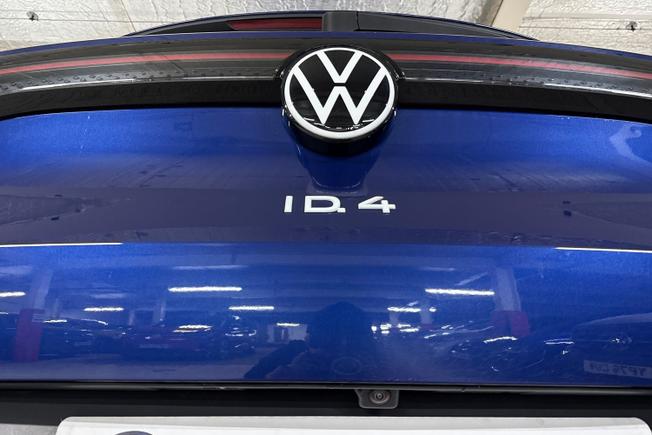 VOLKSWAGEN ID.4 Photo 35