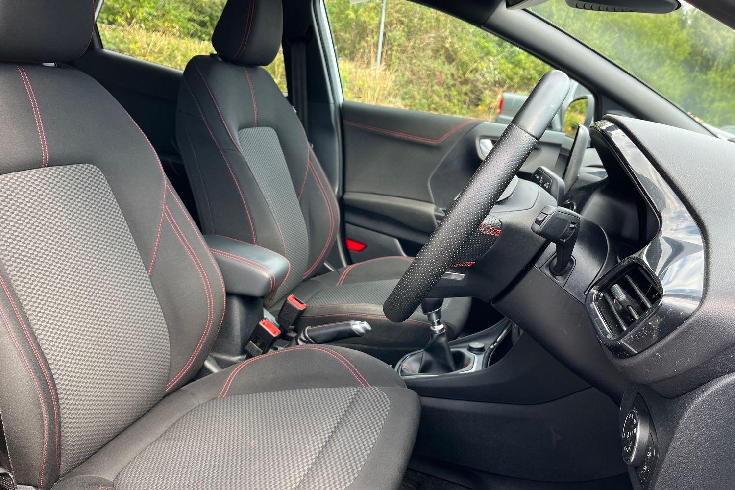 Ford PUMA Photo 16