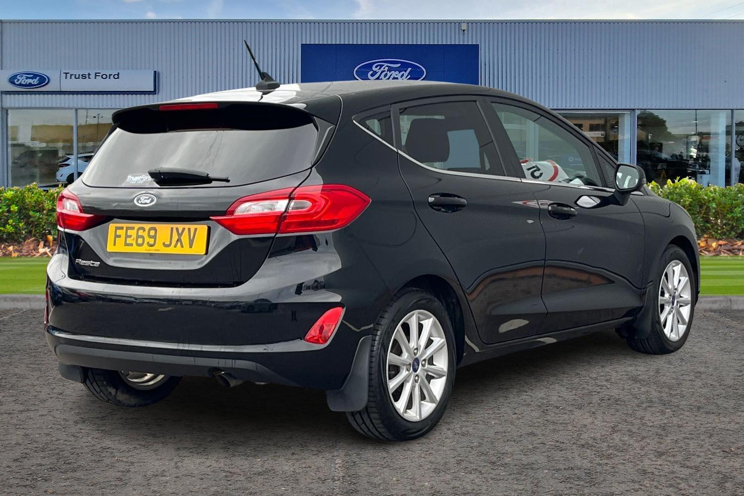 Ford FIESTA Photo 3