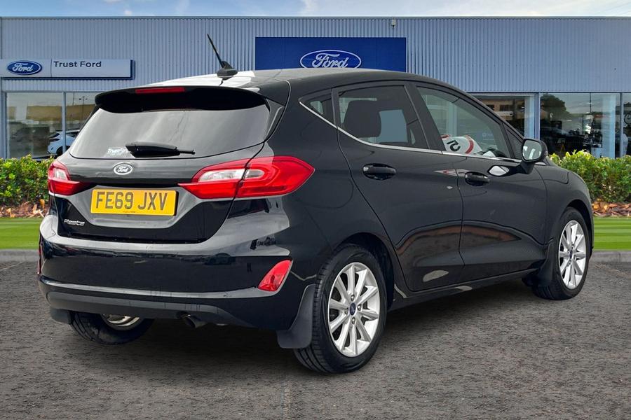 Ford FIESTA Photo autoimg-44644aacd8656bd94796e861f15357be93817c3b.jpg