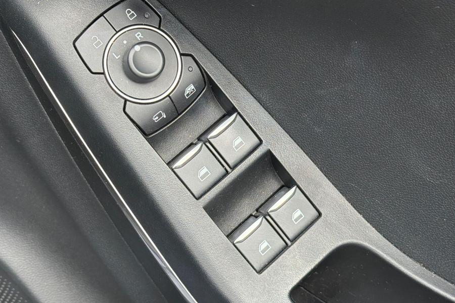 Ford PUMA Photo autoimg-446be04b6a1a93df28f16f0927a370a35740686f.jpg