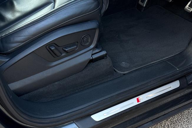 AUDI Q7 Photo 33