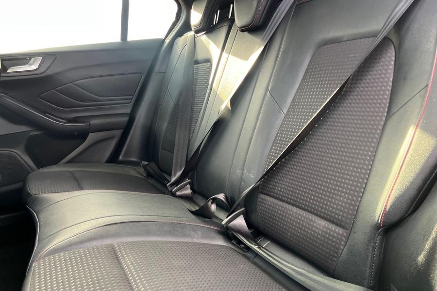 Ford FOCUS Photo autoimg-446e8cdd3b09d9d6611fdd04d157edfde599681a.jpg