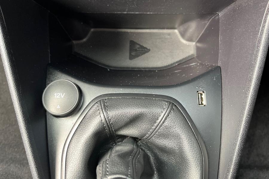 Ford FIESTA Photo autoimg-447055ebbc3770c29203d7c09e1df9231f632c72.jpg