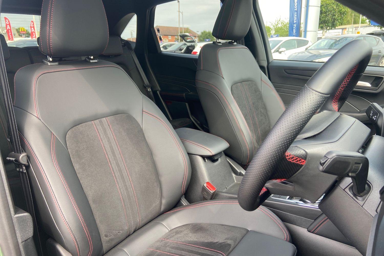 Ford KUGA Photo 16