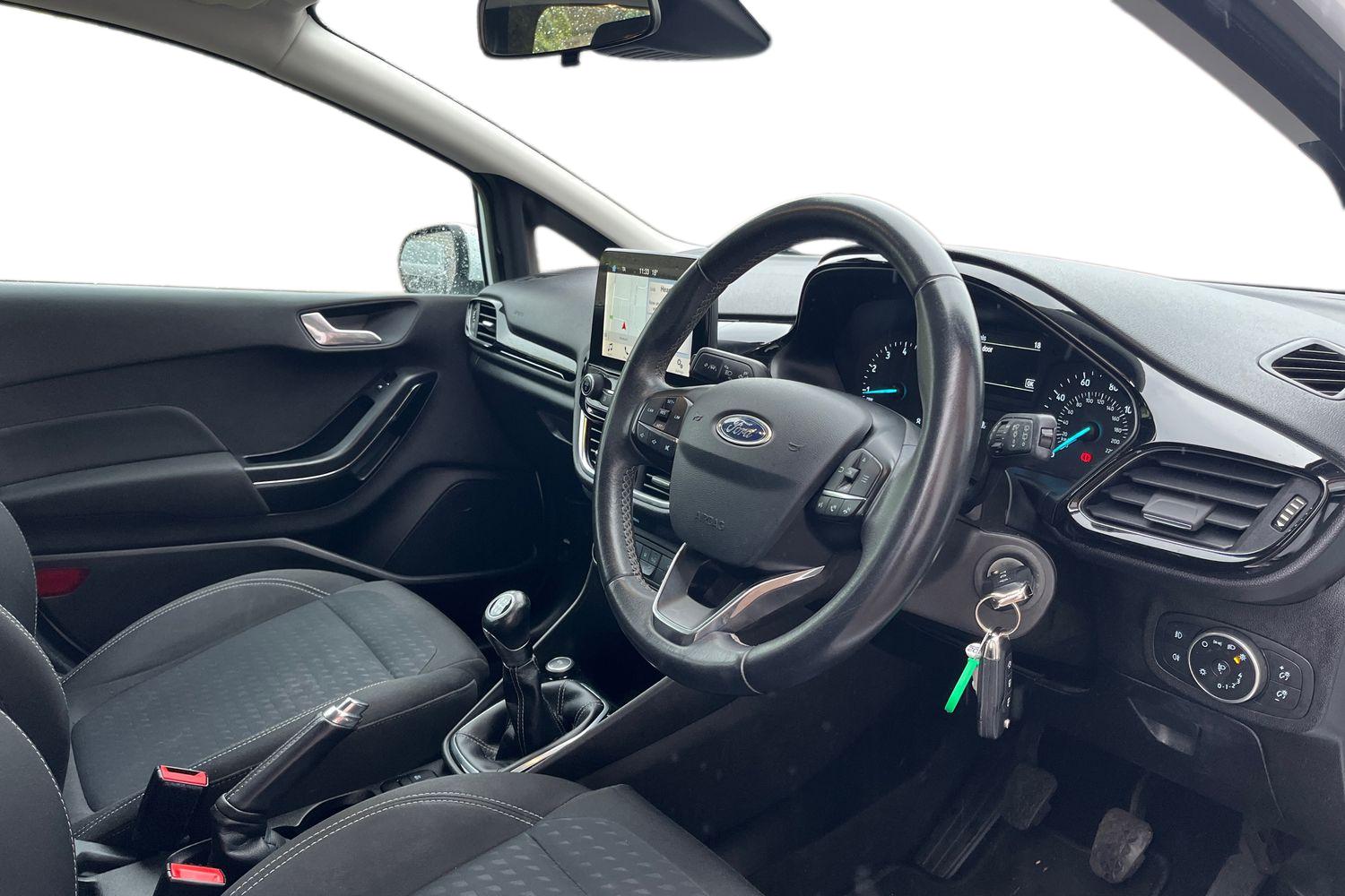 Ford FIESTA Photo 8