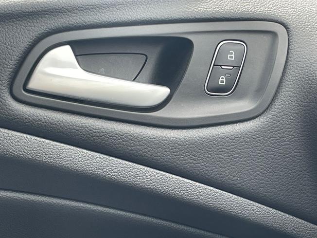 FORD Kuga Photo 47
