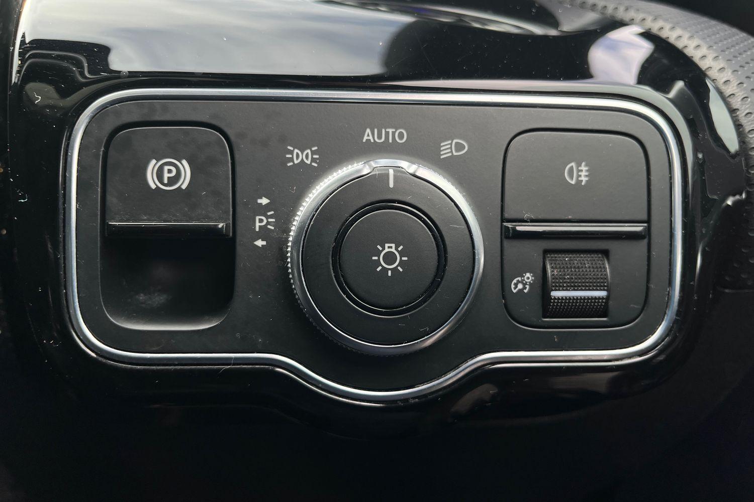 Mercedes-Benz CLA Photo 39