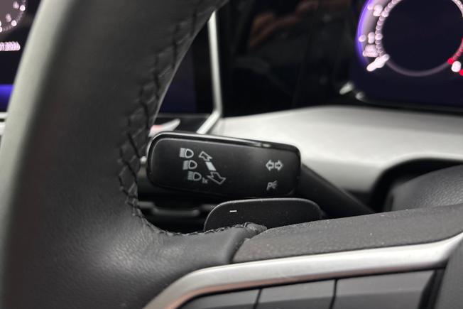 VOLKSWAGEN Golf Photo 28