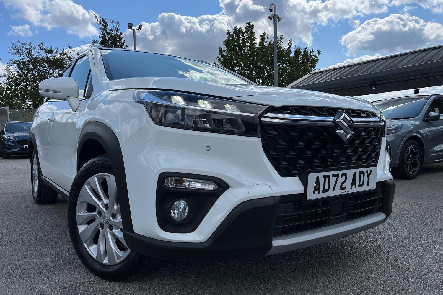 Suzuki S-CROSS Photo 36