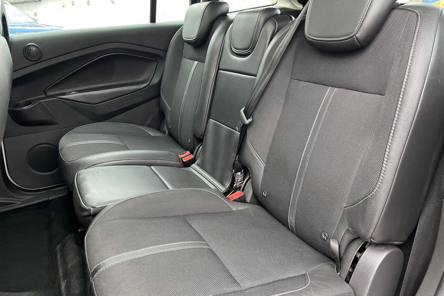Ford GRAND C-MAX Photo autoimg-448b62d53725b77201a6d235da471217d20696ef.jpg