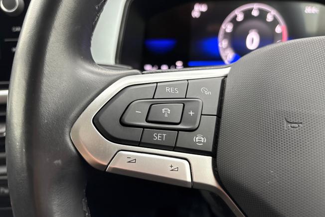 Volkswagen T-ROC Photo 16