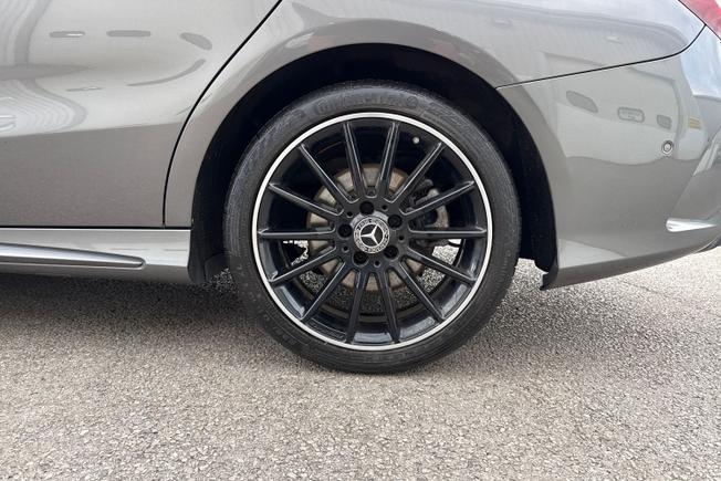 MERCEDES-BENZ CLA Class Photo 24