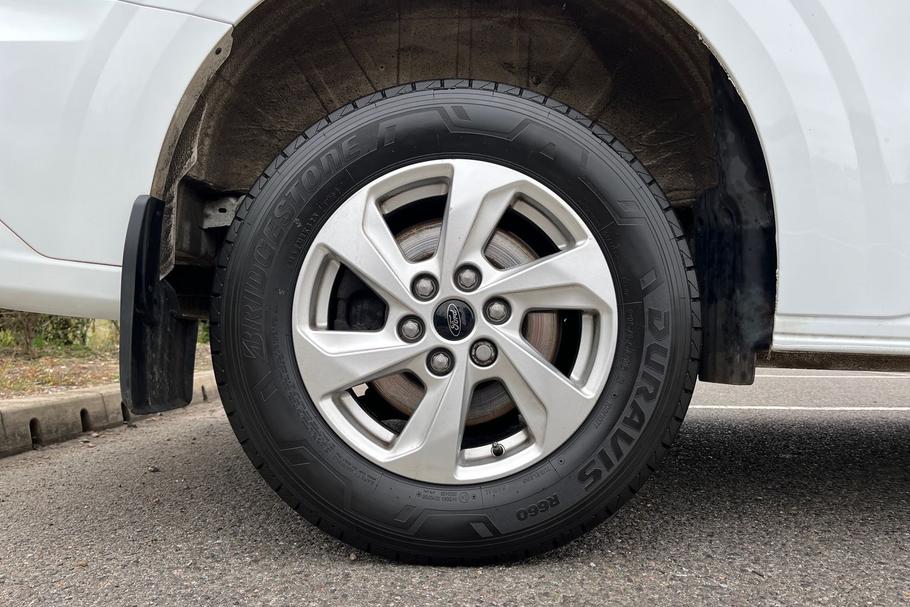 Used Ford TRANSIT CUSTOM FP24XFO 24