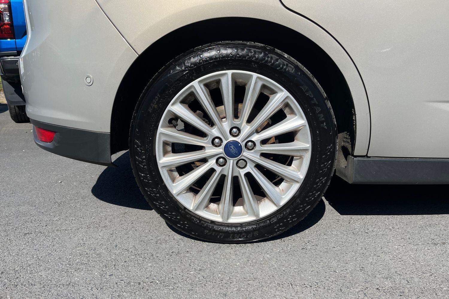 Ford GRAND C-MAX Photo 7