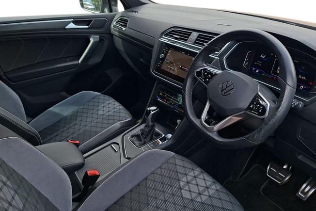 VOLKSWAGEN Tiguan Photo 6