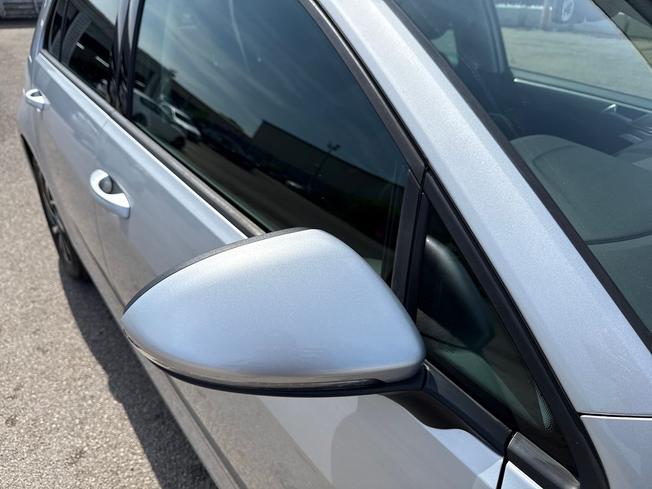 VOLKSWAGEN Golf Photo 20