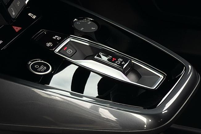 Audi Q4 e-tron Photo 44