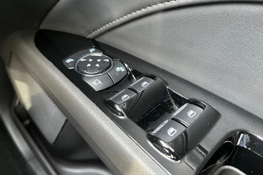 Ford MONDEO Photo autoimg-449ef862a53589664ca01a4f6bba5b22cf979732.jpg