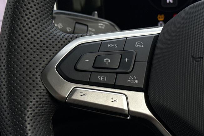 VOLKSWAGEN Passat Photo 16