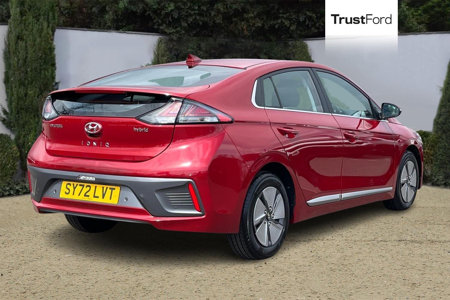 Hyundai IONIQ Photo 3