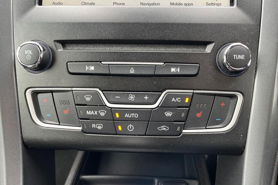 Ford Mondeo Photo autoimg-44a3b03608a011fc86289d757891044429335862.jpg