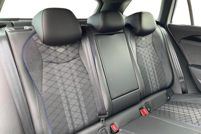 VOLKSWAGEN Passat Photo 9