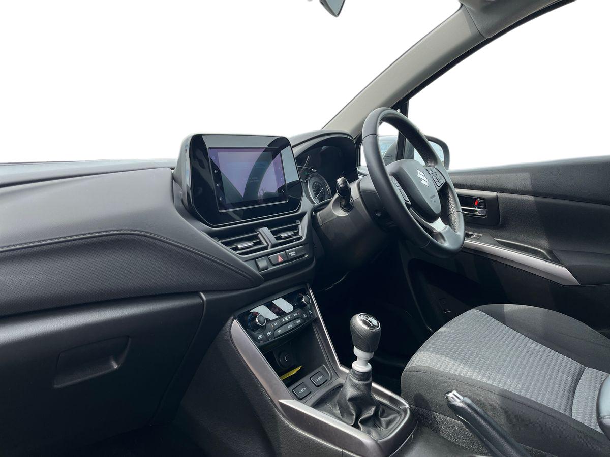 Suzuki S-Cross Photo 2