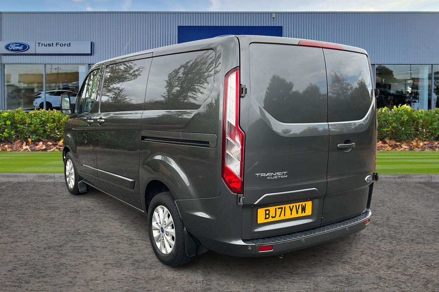 Ford Transit Custom Photo 1